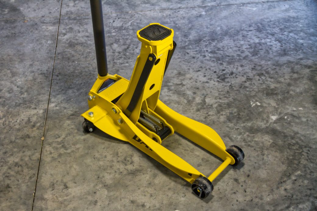 Hands On Daytona Three Ton Floor Jack Garagespot