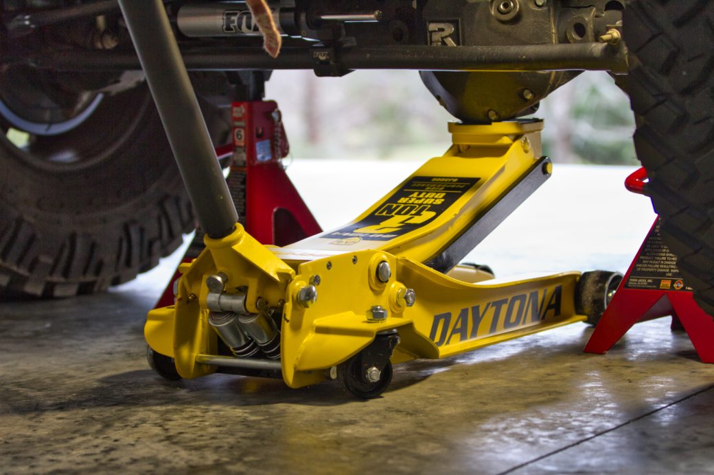 Hands On: Daytona 3 Ton Floor Jack - GarageSpot