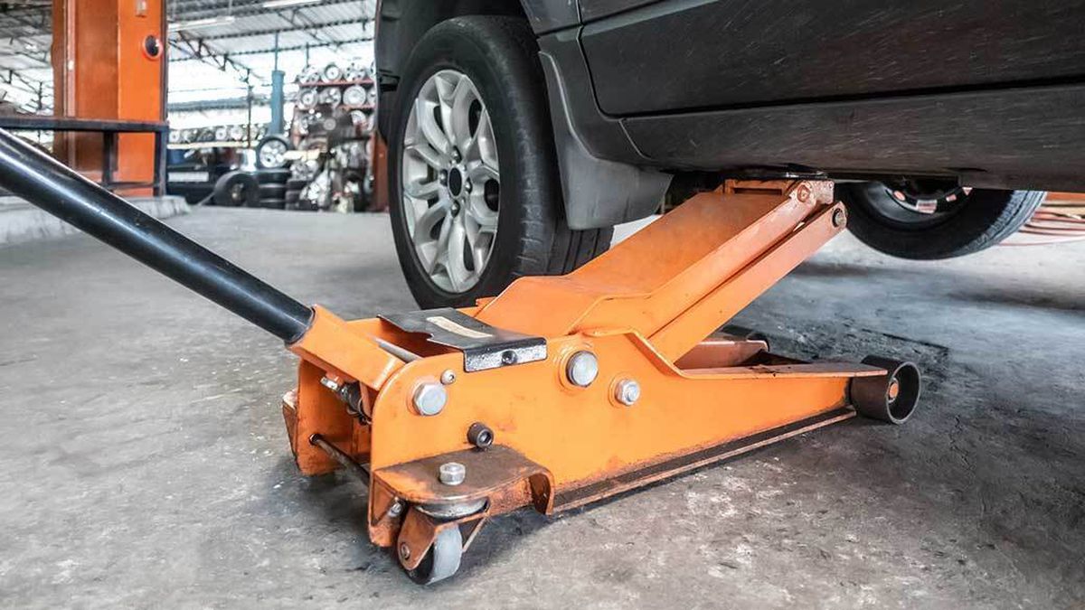 How to Repair A Floor Jack That Won't Hold Pressure - GarageSpot
