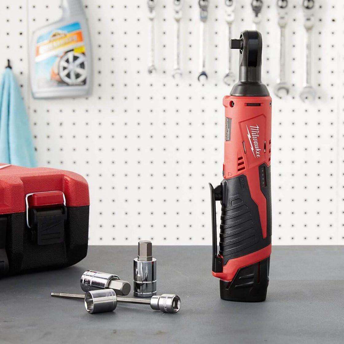 Milwaukee 245721 3/8 Cordless M12 Ratchet Kit Review GarageSpot