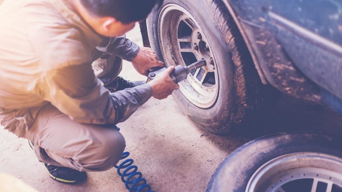 Best Air Compressor for Impact Wrench [2022 Review] GarageSpot