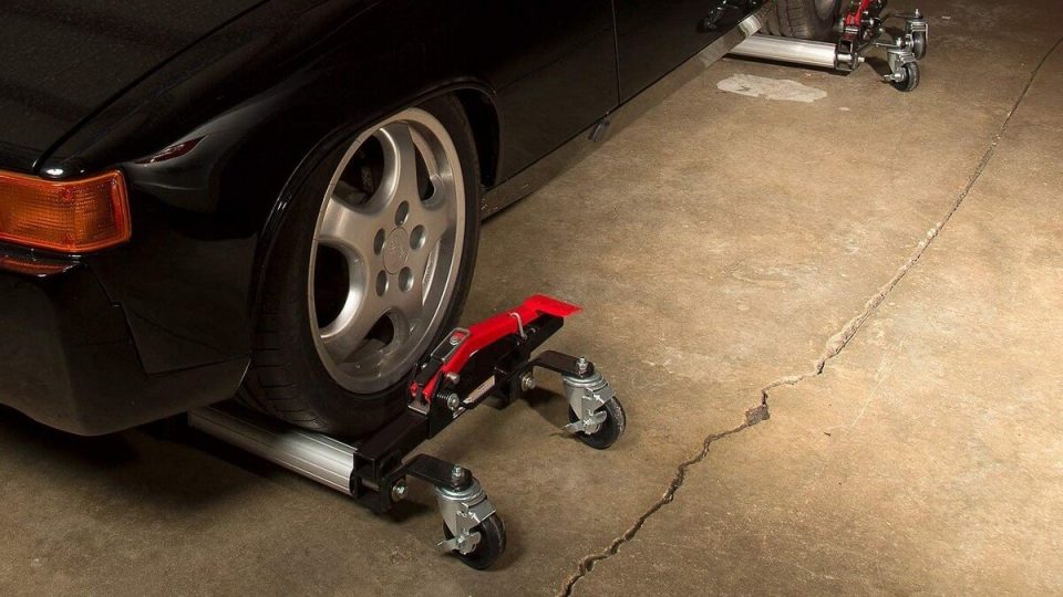 7 Best Car Dollies to Move Cars Around the Garage Effortlessly