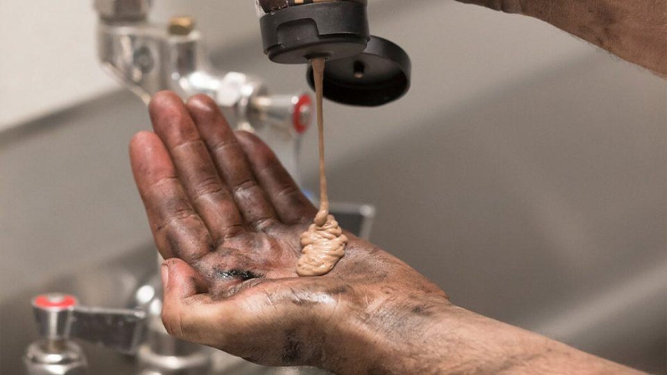 8 Best Hand Cleaners for Mechanics Tough Soap for the Toughest Jobs