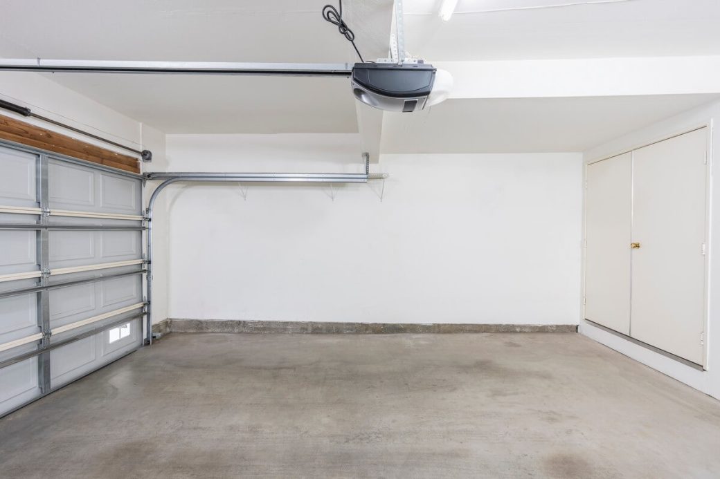 Best Paint for Garage Walls — Expert Reviews (2022) GarageSpot