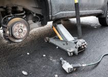 7 Best Portable Car Jacks to Keep In Your Trunk (2022 Review)